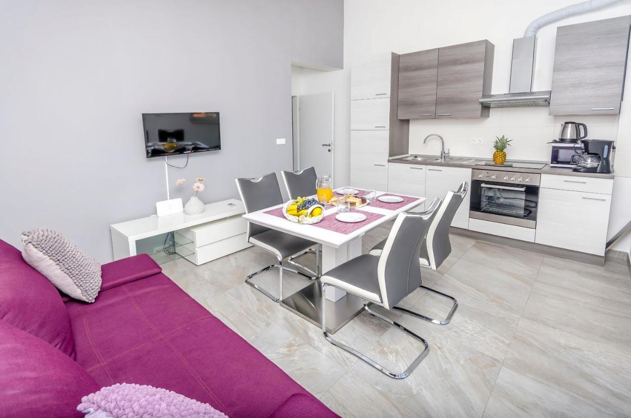 Apartments Katic Ražanj Екстериор снимка