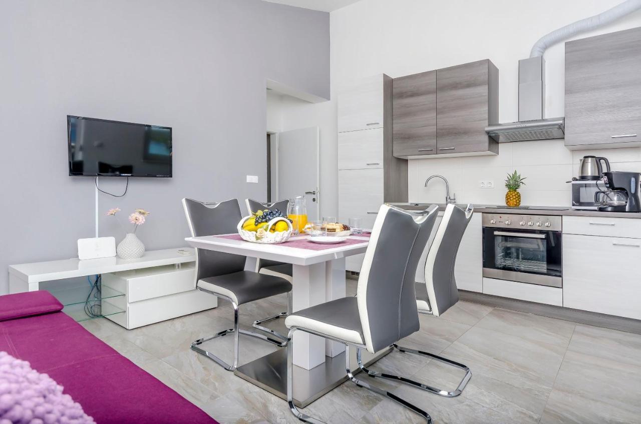 Apartments Katic Ražanj Екстериор снимка