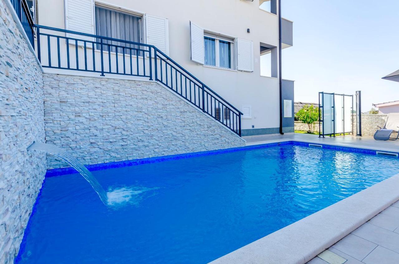Apartments Katic Ražanj Екстериор снимка